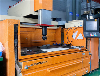 900CNC，EDM加工机